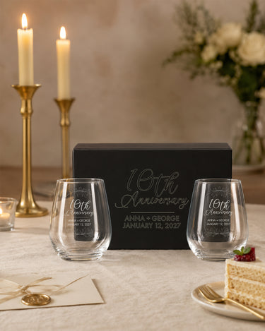 Mockup of the mbWW2SET engraved magnetic gift box set personalized with design A1.
