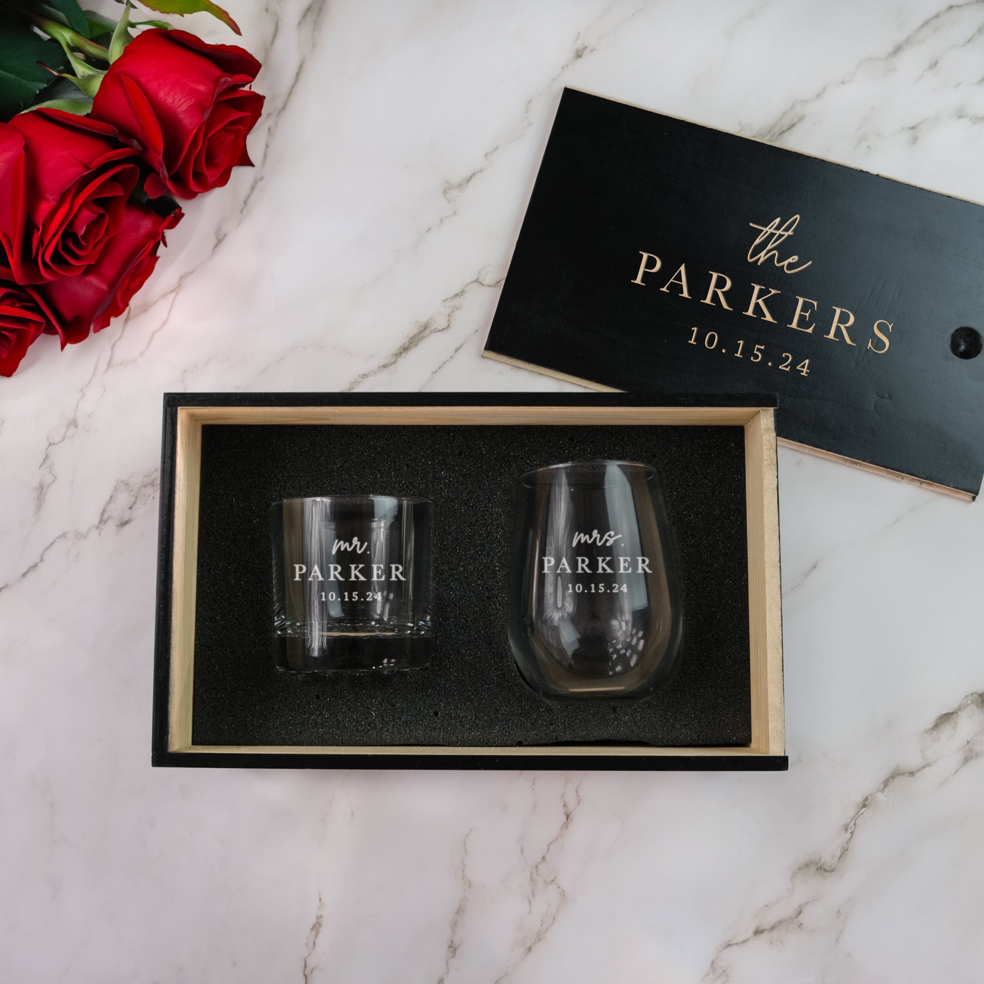Mr & Mrs Wine and Whiskey Gift Set, Design: HH8