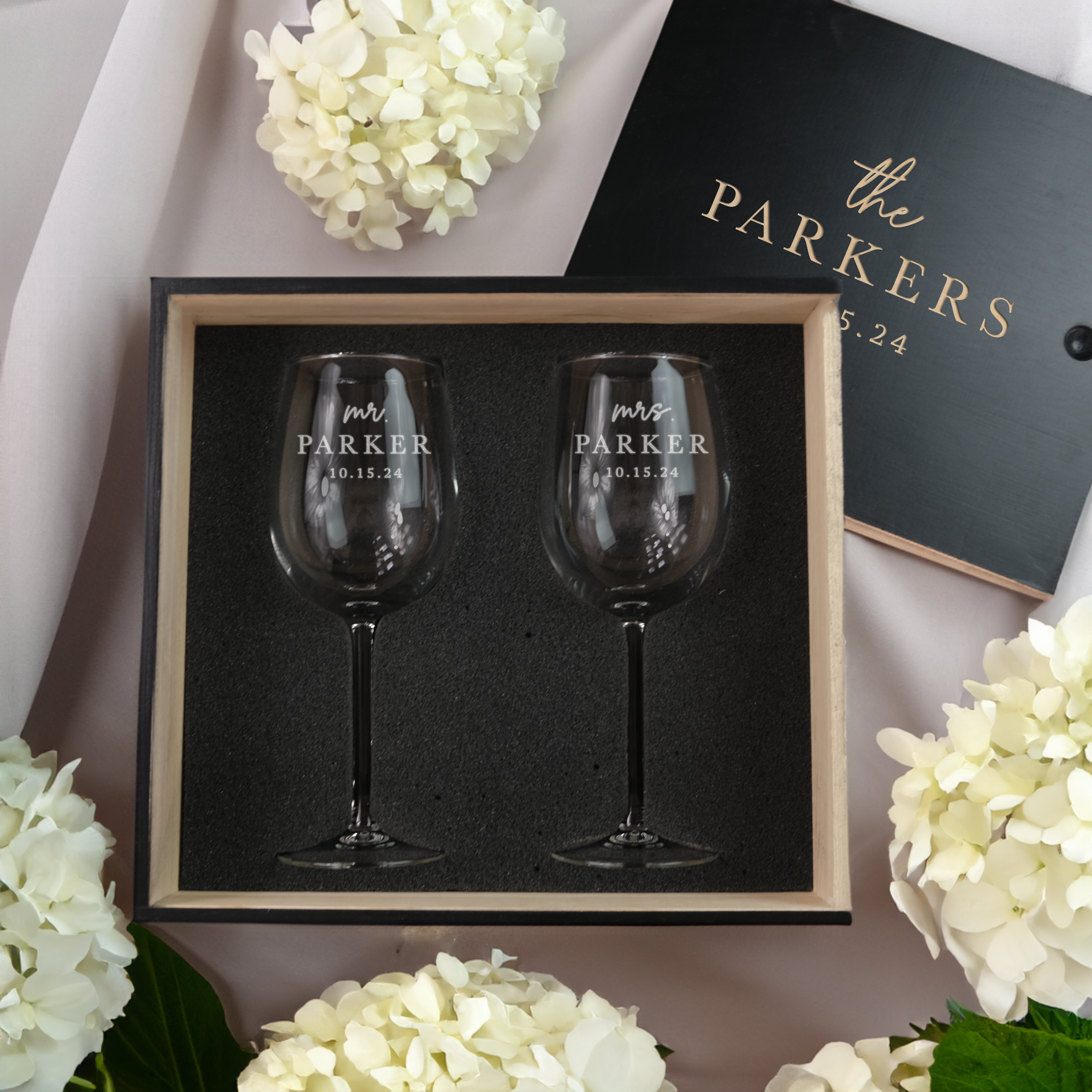 His & Hers Wine Gift Set in Wood Box, Design: HH8