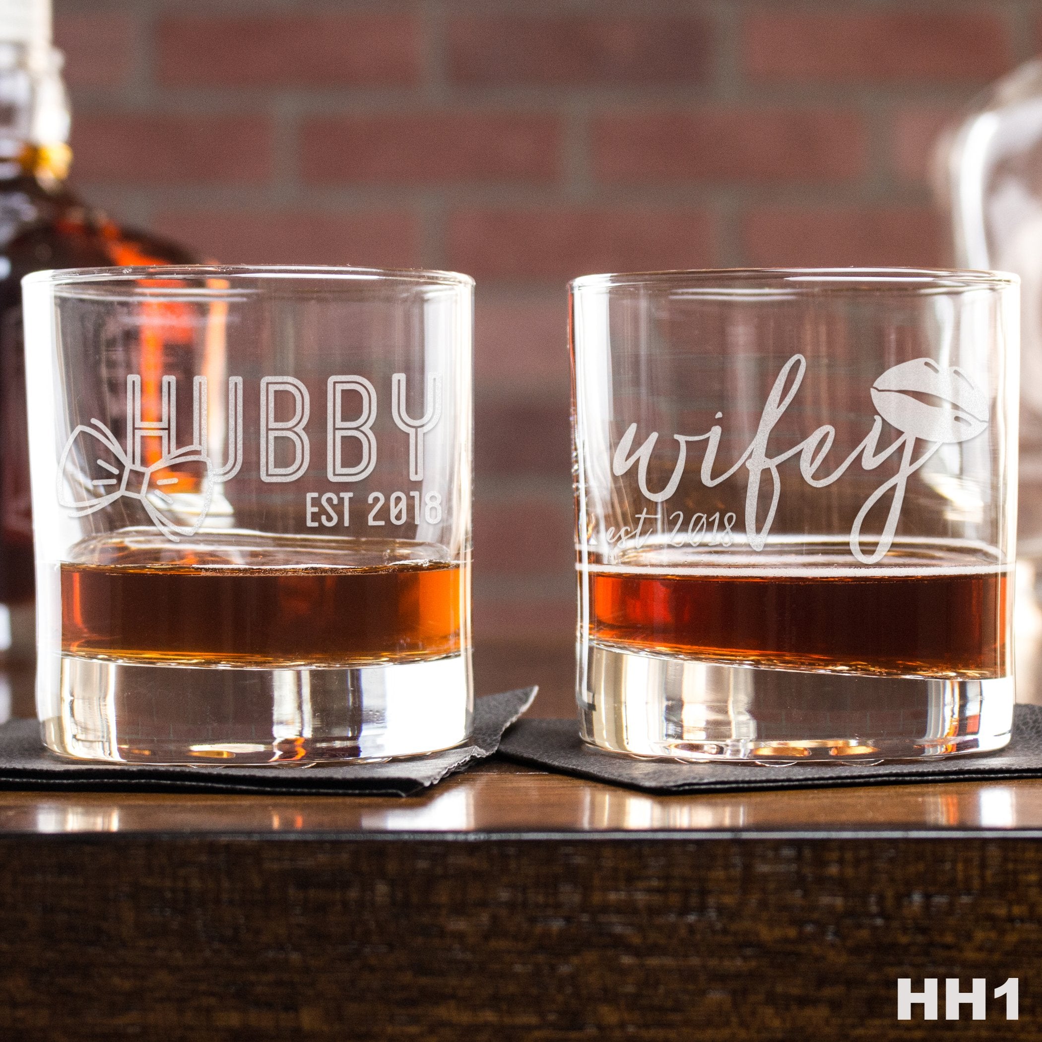 2 Rocks Glass Set Hubby & Wifey - Design: HH1